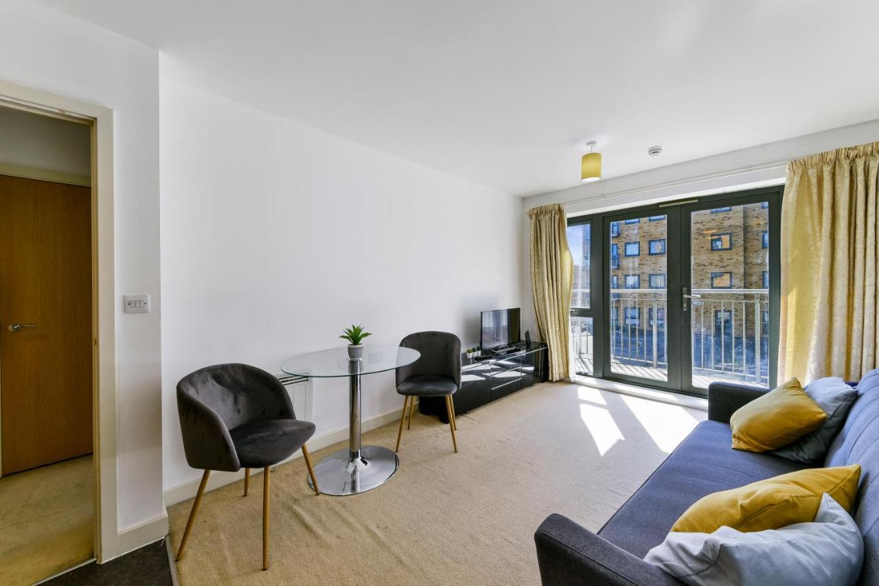 Luxe 1 Bed Flat 5 Mins To Stratford - Free Parking Daire Londra Dış mekan fotoğraf