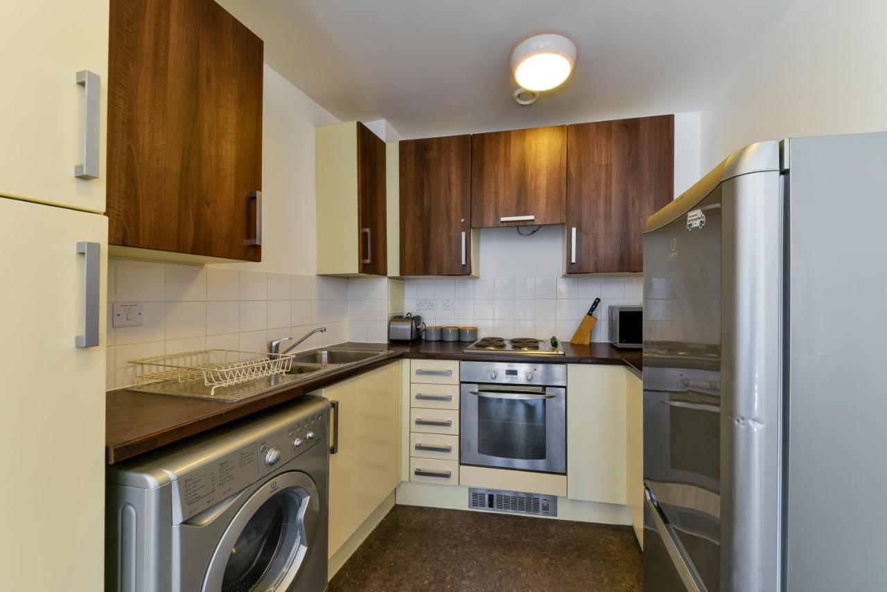 Luxe 1 Bed Flat 5 Mins To Stratford - Free Parking Daire Londra Dış mekan fotoğraf