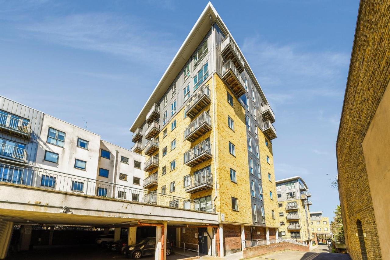 Luxe 1 Bed Flat 5 Mins To Stratford - Free Parking Daire Londra Dış mekan fotoğraf